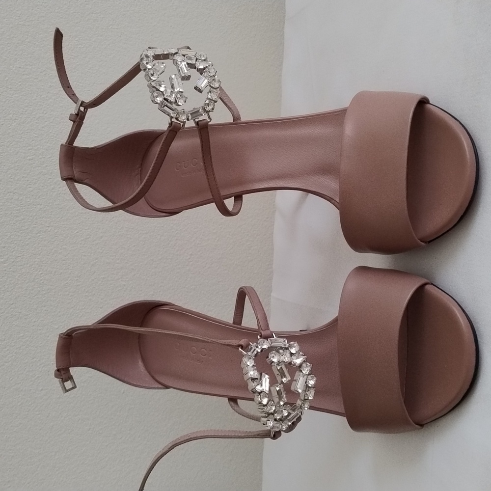 New Gucci Dark Capria Charlotte Crystal Logo Ankle Strap Sandals Size 39